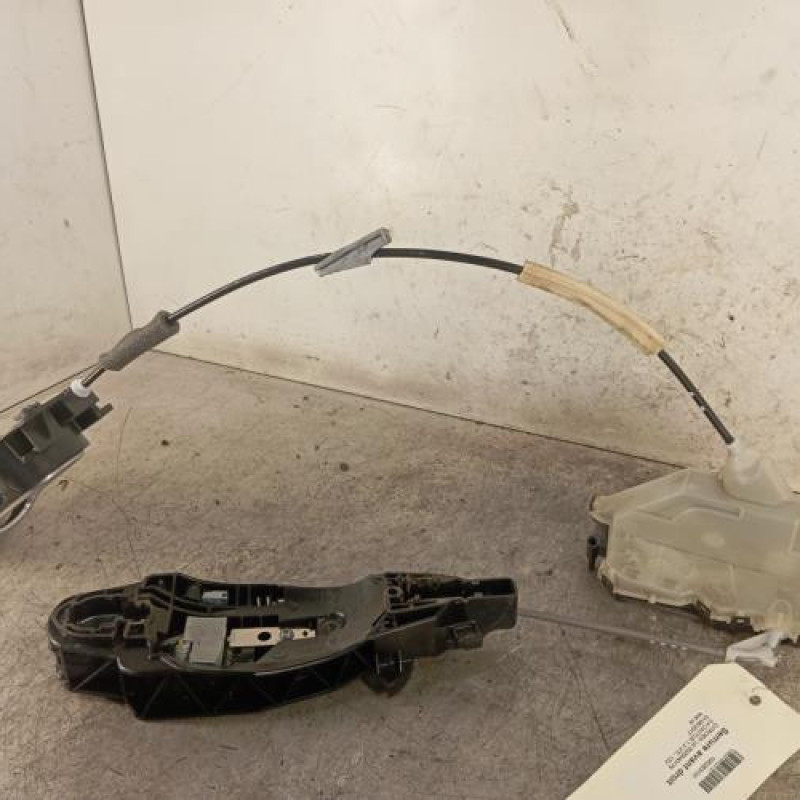 Serrure avant droit CITROEN C4 CACTUS Serrure avant droit CITROEN C4 CACTUS