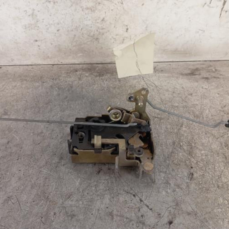 Serrure avant gauche PEUGEOT 106 Serrure avant gauche PEUGEOT 106