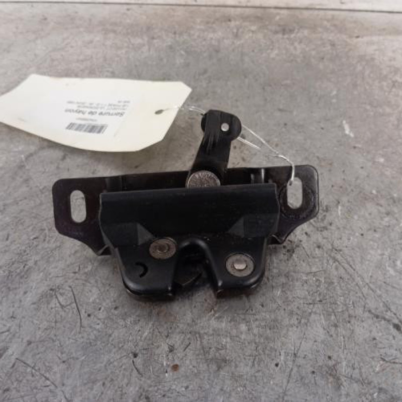 Serrure de hayon PEUGEOT 106 Serrure de hayon PEUGEOT 106