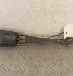 Attache ceinture avant droit PEUGEOT 5008 1