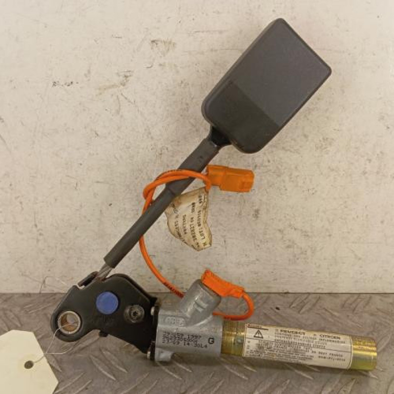 Attache ceinture avant gauche PEUGEOT 306
