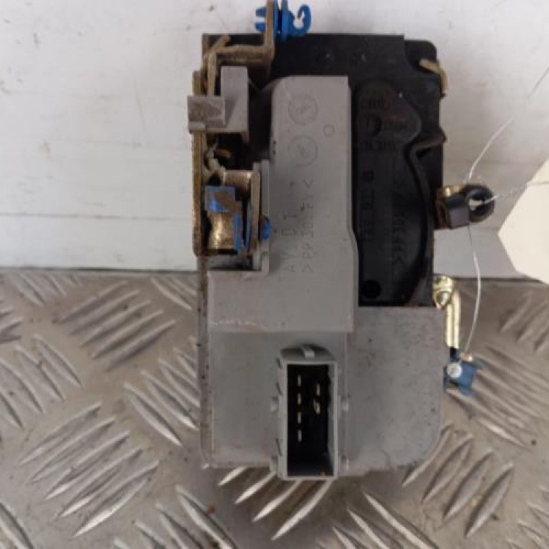 Serrure avant droit CITROEN BERLINGO 1