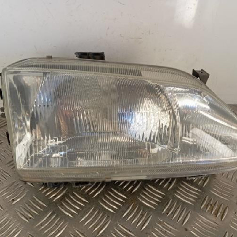 Optique avant principal droit (feux)(phare) RENAULT MEGANE 1