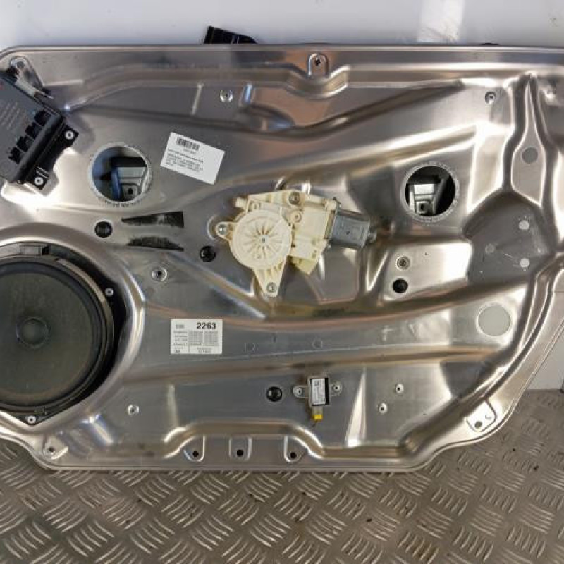 Leve vitre electrique avant droit MERCEDES CLASSE C 204