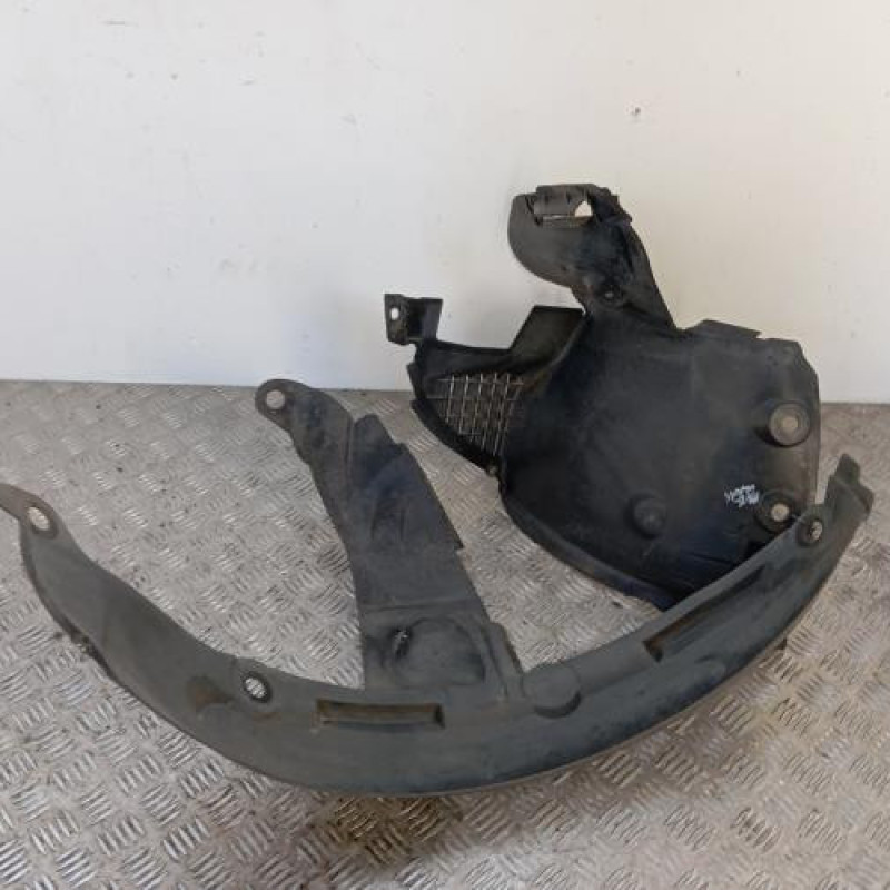 Pare boue avant gauche RENAULT CLIO 2 Pare boue avant gauche RENAULT CLIO 2