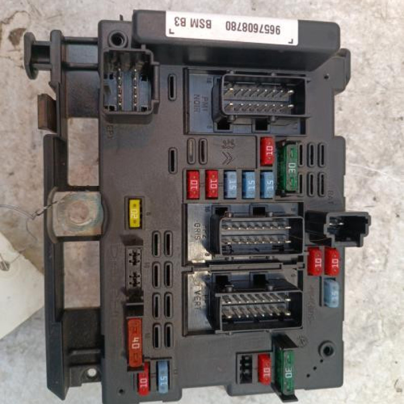 Boitier servitude moteur (BSM) PEUGEOT 206 Boitier servitude moteur (BSM) PEUGEOT 206