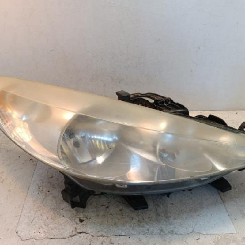 Optique avant principal droit (feux)(phare) PEUGEOT 207
