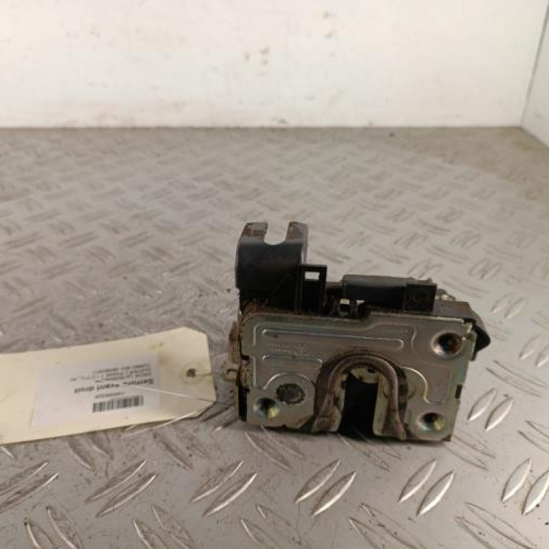 Serrure avant droit DACIA DUSTER 1 Serrure avant droit DACIA DUSTER 1