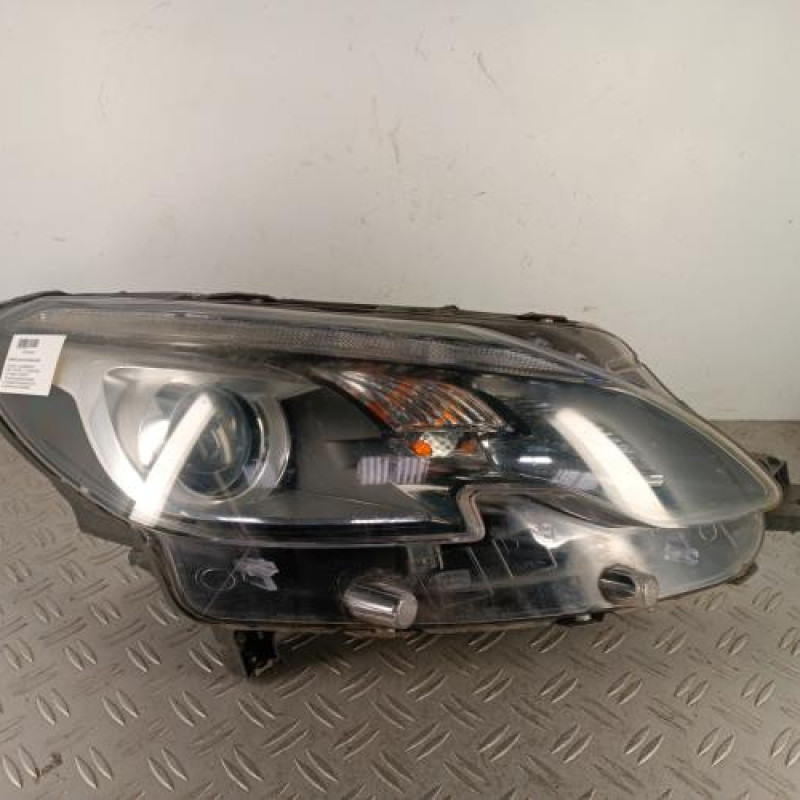 Optique avant principal droit (feux)(phare) PEUGEOT 2008 1