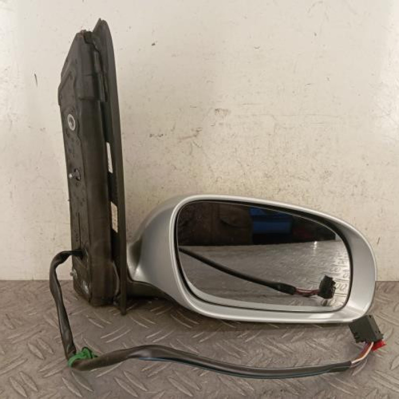 Retroviseur droit VOLKSWAGEN TOURAN 1