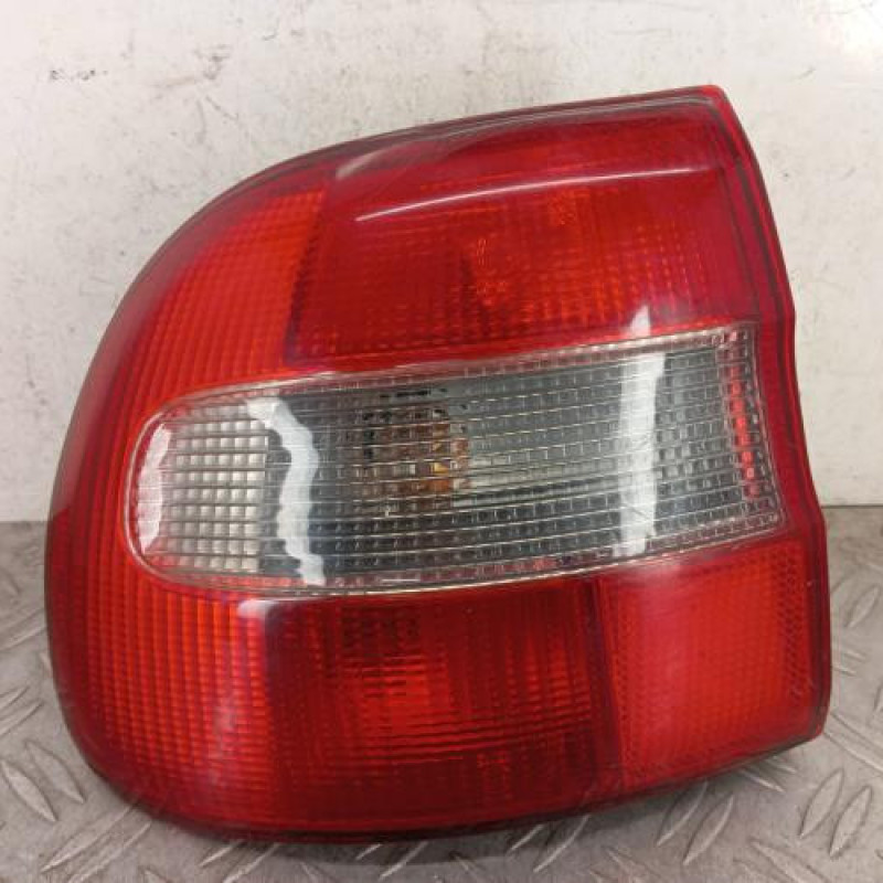 Feu arriere principal gauche (feux) VOLVO V 40 1
