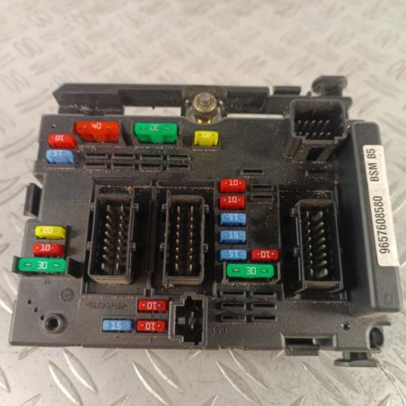 Boitier servitude moteur (BSM) CITROEN C5 1 Boitier servitude moteur (BSM) CITROEN C5 1