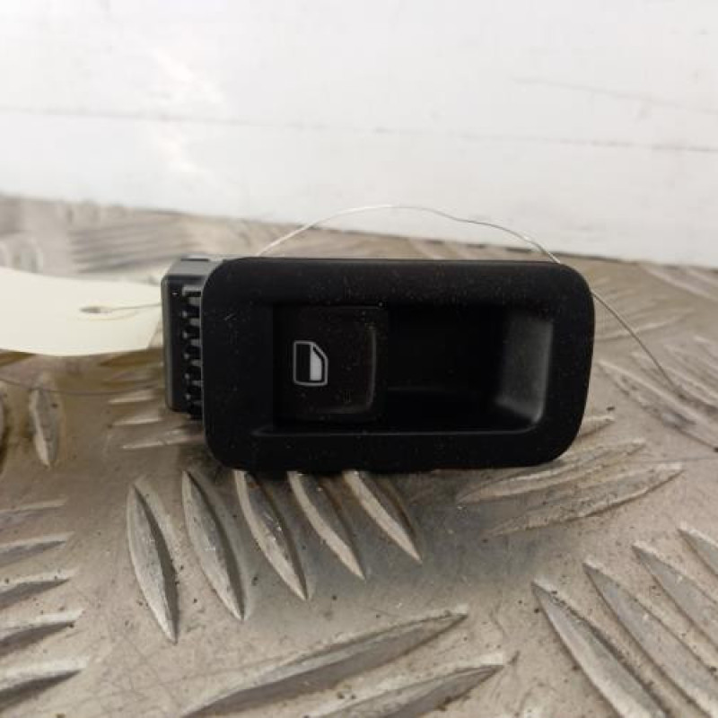 Interrupteur de leve vitre avant droit VOLKSWAGEN GOLF 7
