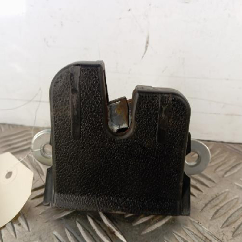 Serrure de hayon VOLKSWAGEN GOLF 7 Serrure de hayon VOLKSWAGEN GOLF 7