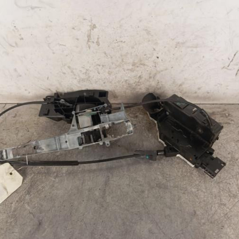 Serrure avant gauche PEUGEOT 207 Serrure avant gauche PEUGEOT 207