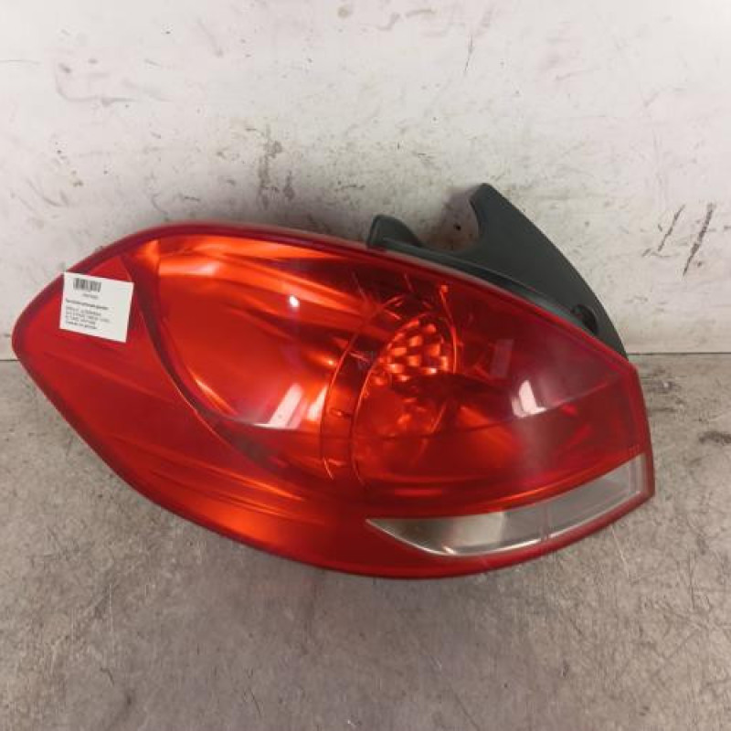 Feu arriere principal gauche (feux) RENAULT CLIO 3 Feu arriere principal gauche (feux) RENAULT CLIO 3