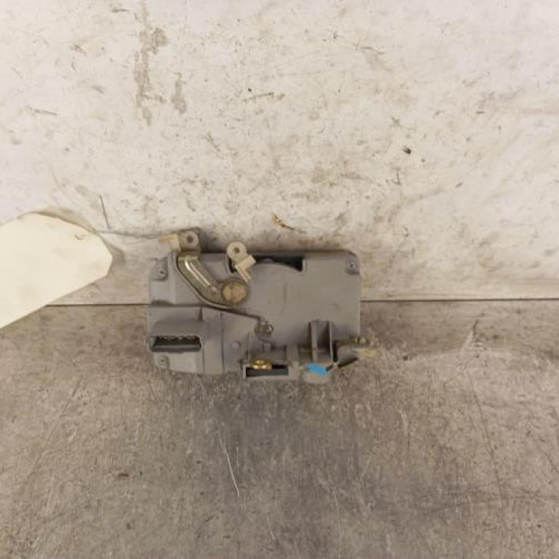 Serrure avant gauche CITROEN C5 1 Serrure avant gauche CITROEN C5 1