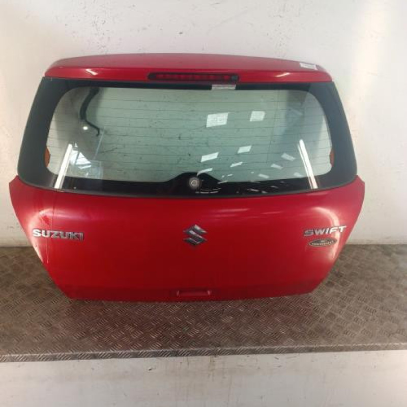 Malle/Hayon arriere SUZUKI SWIFT 3