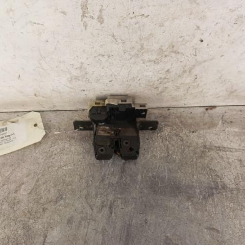 Serrure de hayon RENAULT GRAND SCENIC 2 Serrure de hayon RENAULT GRAND SCENIC 2