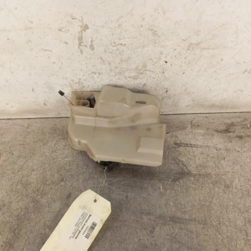 Serrure avant gauche VOLKSWAGEN TOURAN 1 Serrure avant gauche VOLKSWAGEN TOURAN 1