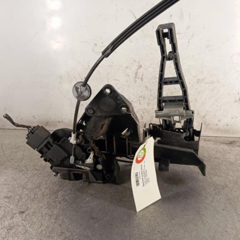Serrure avant droit FORD FOCUS 2