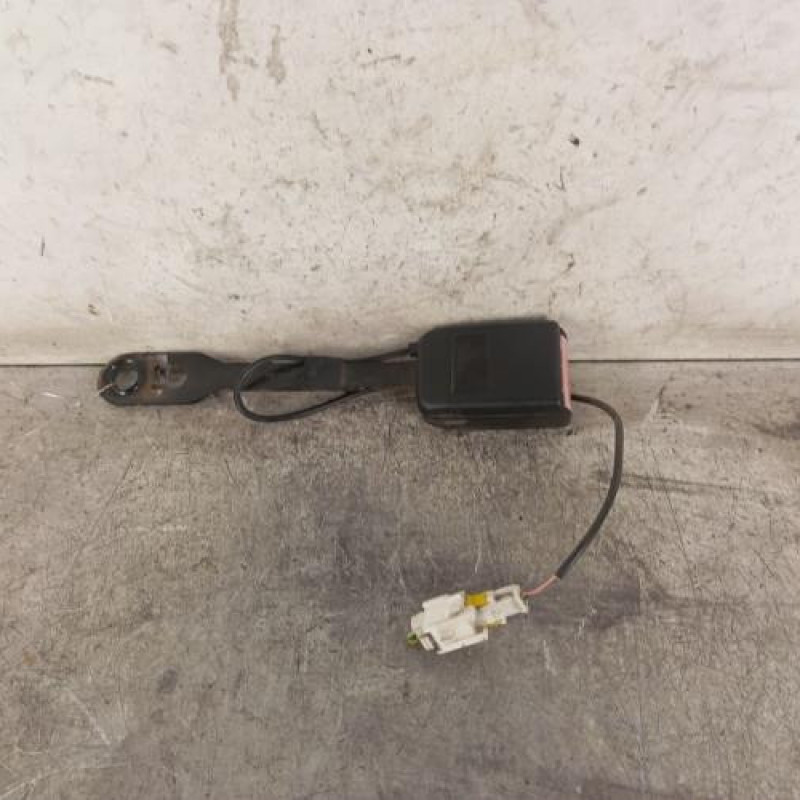 Attache ceinture avant gauche PEUGEOT 307