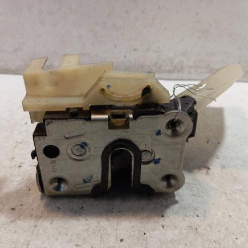 Serrure avant droit DACIA DUSTER 1 Serrure avant droit DACIA DUSTER 1