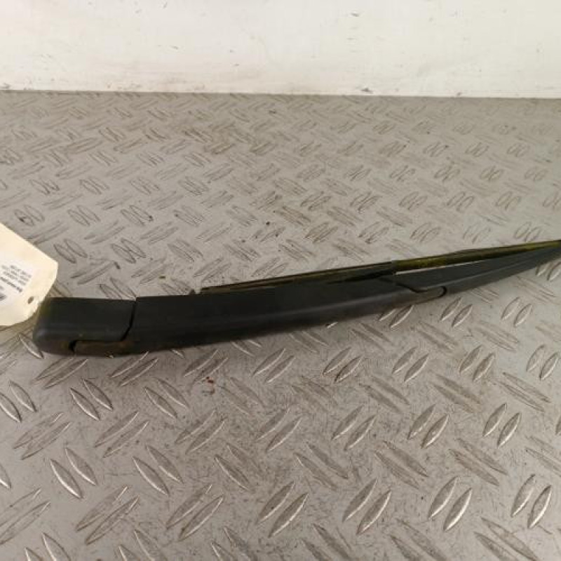 Bras essuie glace arriere NISSAN QASHQAI 1 Bras essuie glace arriere NISSAN QASHQAI 1