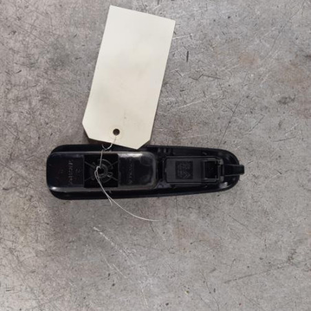 Interrupteur de leve vitre arriere droit PEUGEOT 3008 1