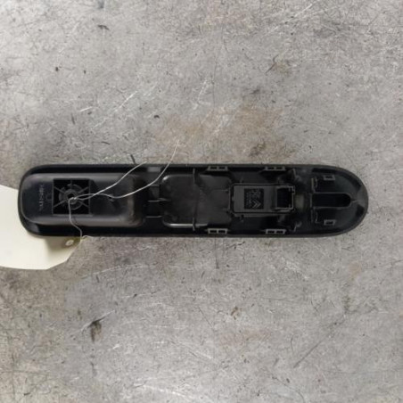 Interrupteur de leve vitre avant droit PEUGEOT 3008 1