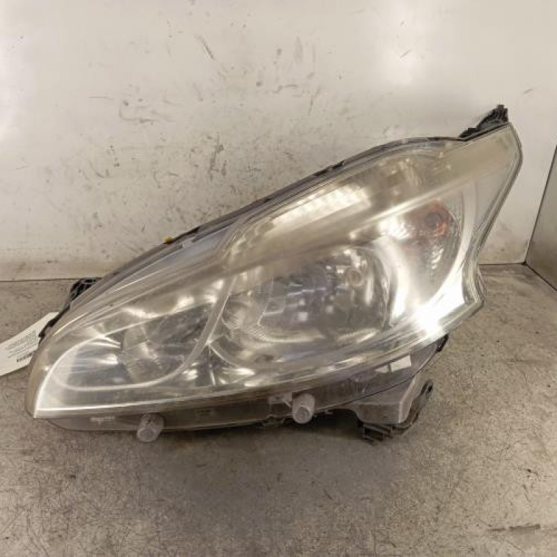 Optique avant principal gauche (feux)(phare) PEUGEOT 208 1