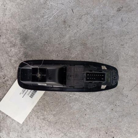 Interrupteur de leve vitre avant gauche PEUGEOT 208 1