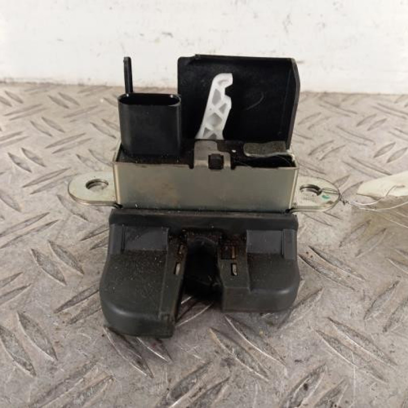 Serrure de hayon SKODA CITIGO Serrure de hayon SKODA CITIGO