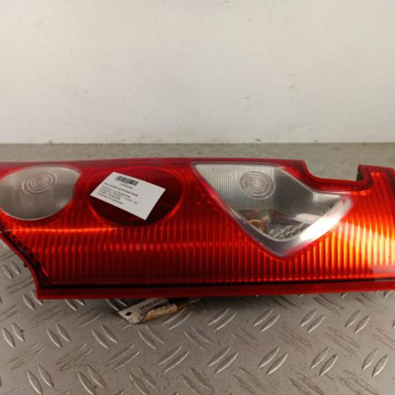 Feu arriere principal droit (feux) RENAULT KANGOO 2 Feu arriere principal droit (feux) RENAULT KANGOO 2