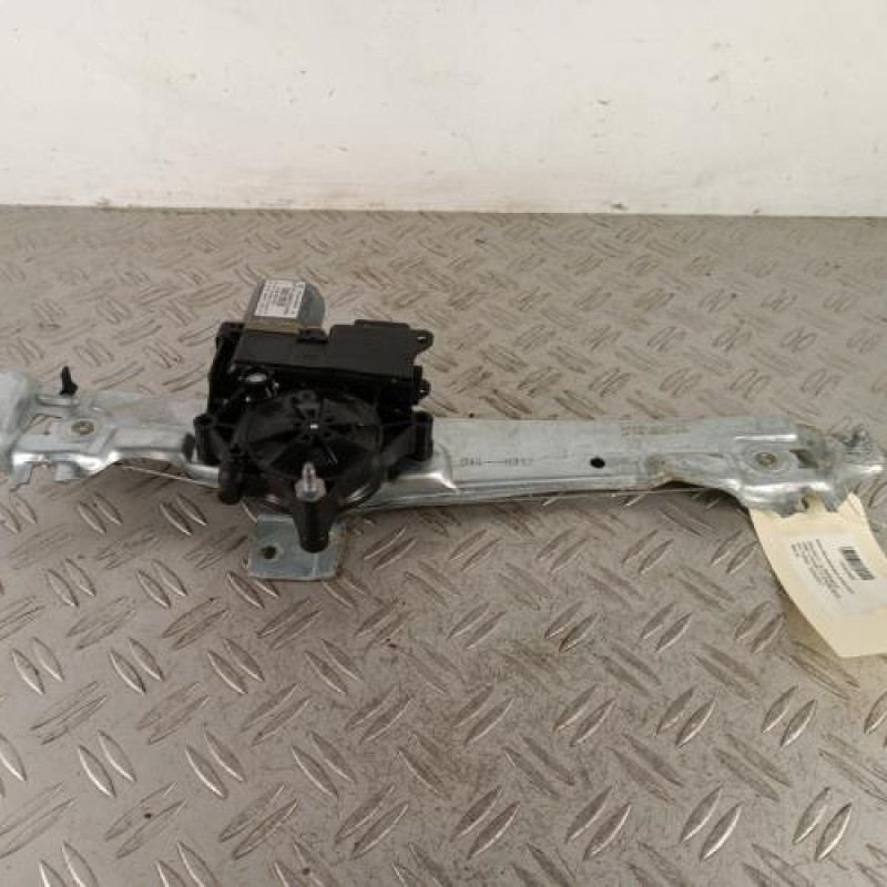 Leve vitre electrique arriere droit PEUGEOT 2008 1