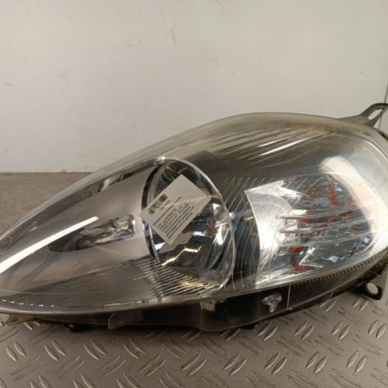 Optique avant principal gauche (feux)(phare) FIAT GRANDE PUNTO