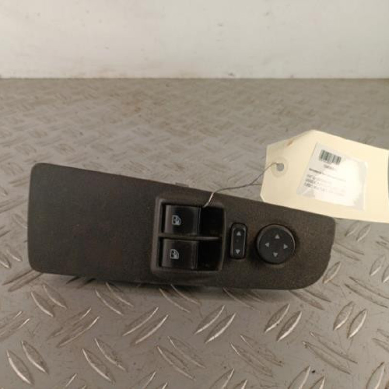 Interrupteur de leve vitre avant gauche FIAT GRANDE PUNTO