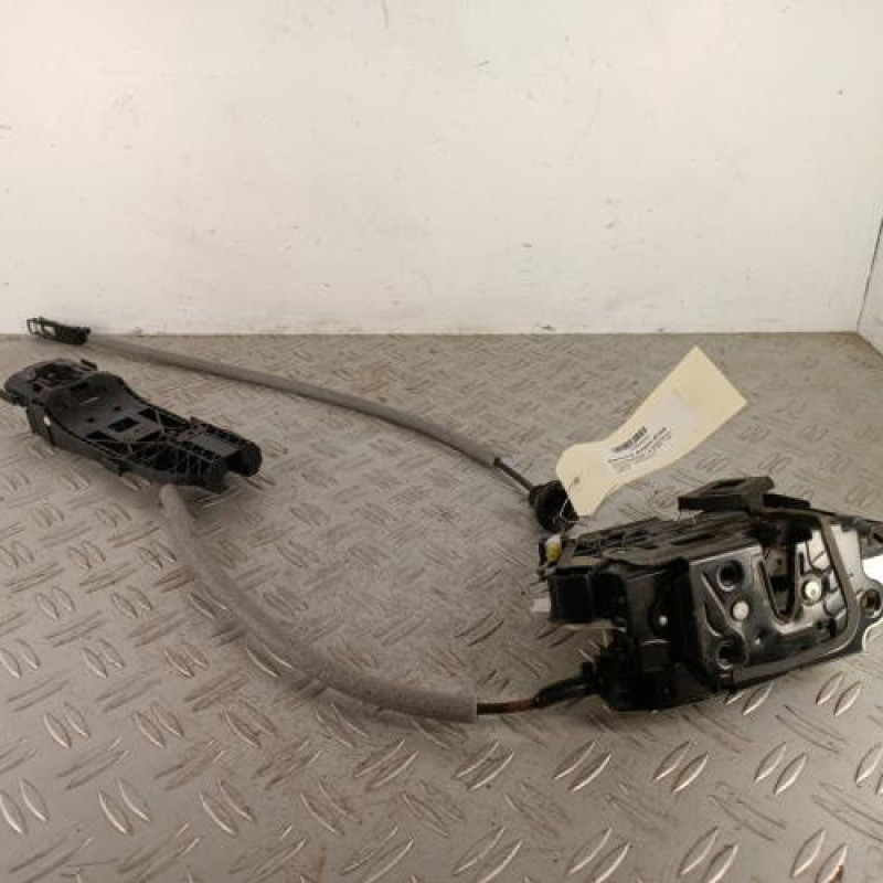Serrure avant droit VOLKSWAGEN POLO 5 Serrure avant droit VOLKSWAGEN POLO 5