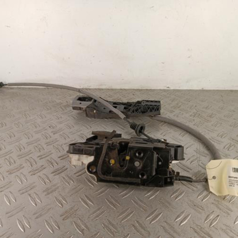 Serrure avant gauche VOLKSWAGEN POLO 5 Serrure avant gauche VOLKSWAGEN POLO 5