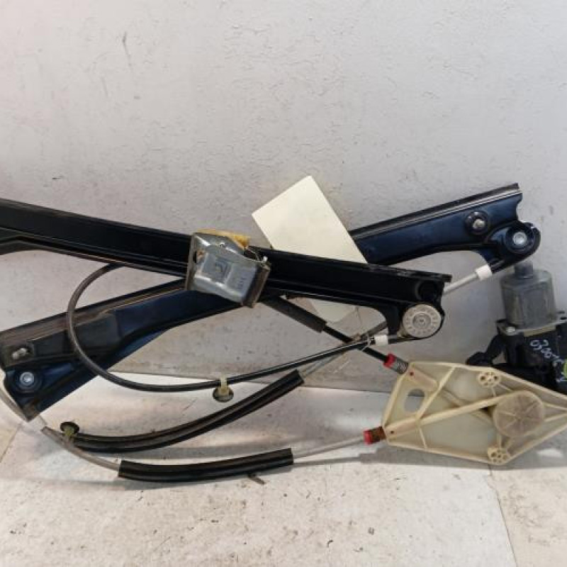 Leve vitre electrique avant droit VOLKSWAGEN POLO 5