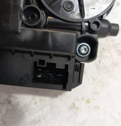 Leve vitre electrique avant droit VOLKSWAGEN POLO 5 Photo n°3
