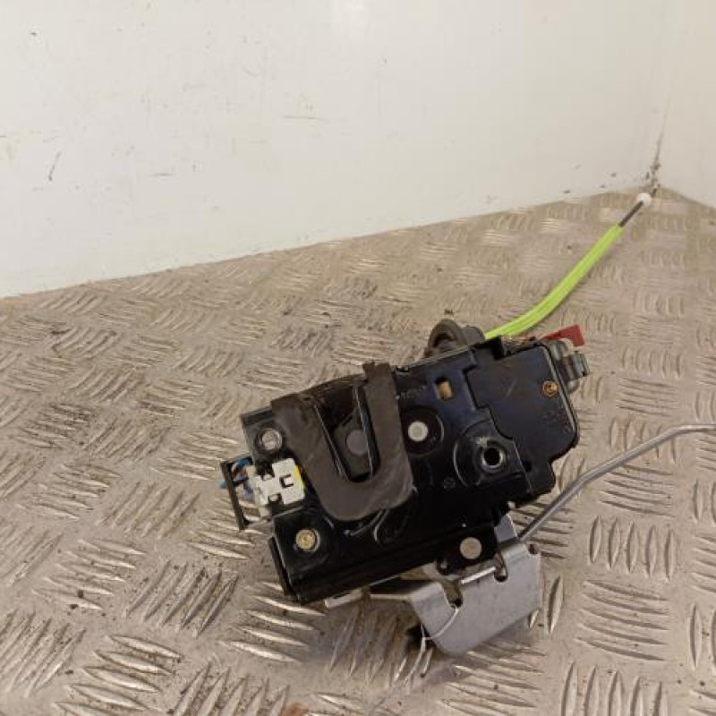 Serrure arriere droit AUDI A8 2 Serrure arriere droit AUDI A8 2
