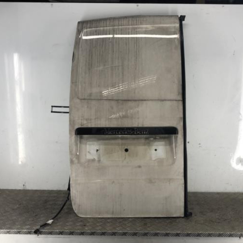 Porte de coffre gauche MERCEDES VITO 639