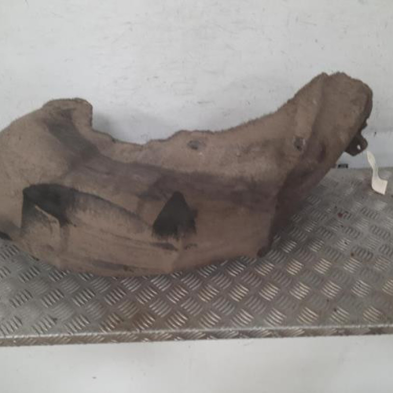 Pare boue arriere gauche TOYOTA AVENSIS 2 Pare boue arriere gauche TOYOTA AVENSIS 2