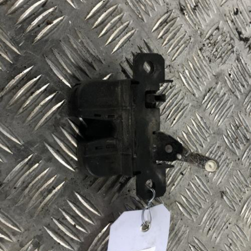 Serrure de hayon VOLKSWAGEN GOLF 4