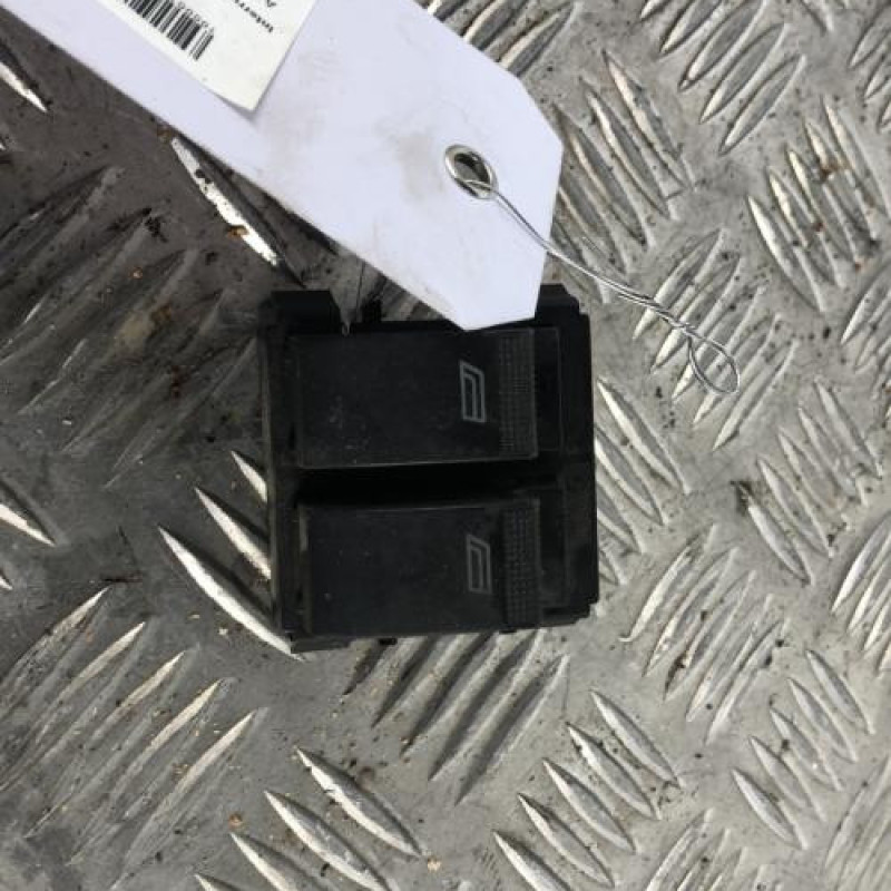Interrupteur de leve vitre avant gauche AUDI A3 1