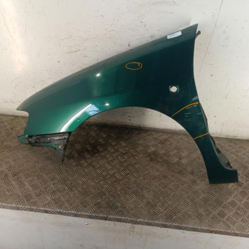 Aile avant gauche SEAT CORDOBA 1