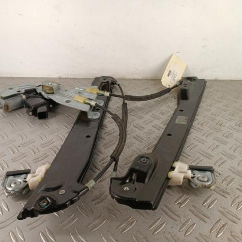 Leve vitre electrique avant droit OPEL MERIVA B