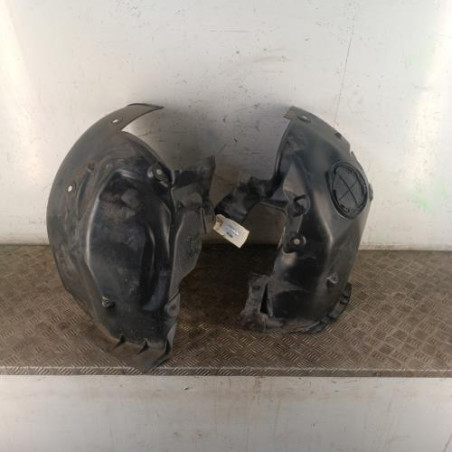 Pare boue avant gauche RENAULT MEGANE 2