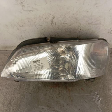 Optique avant principal gauche (feux)(phare) PEUGEOT 106 Photo n°1